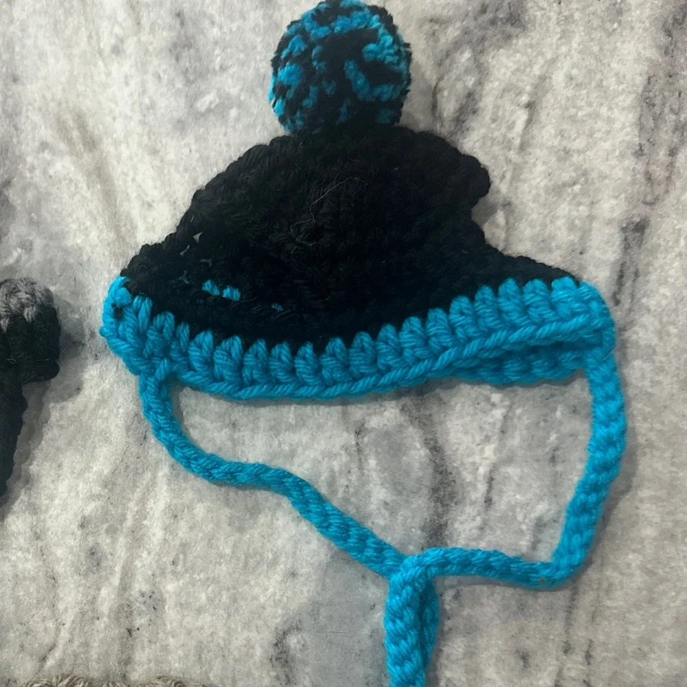 Cozy Black and Blue Cat Hat